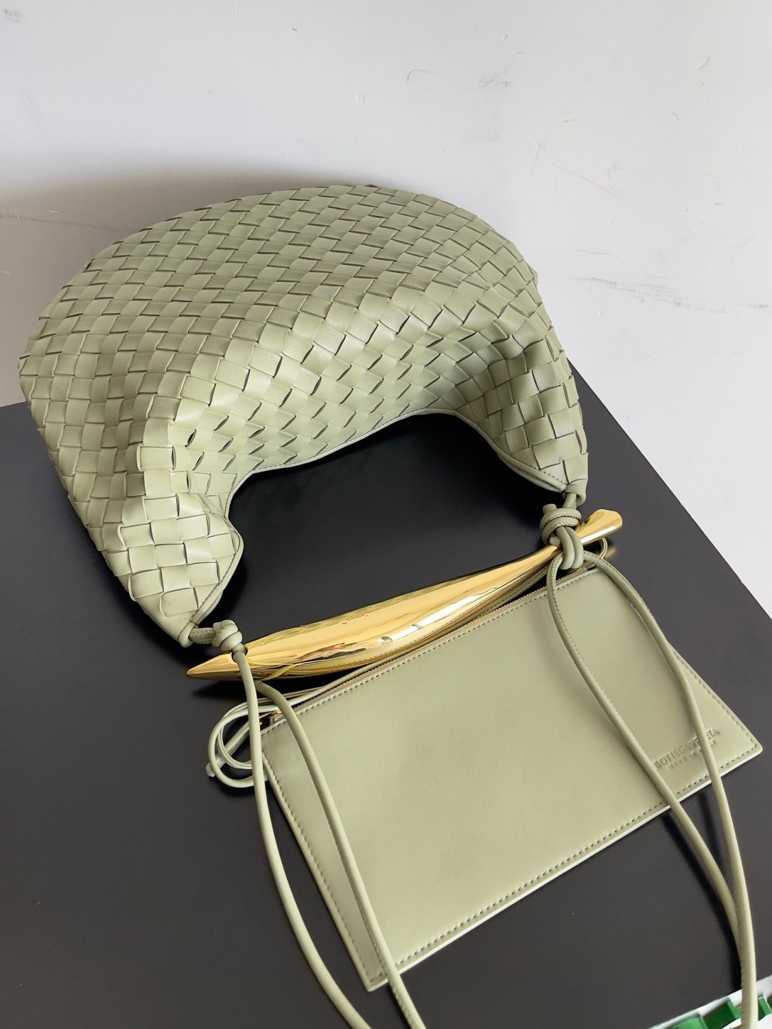 Bottega Veneta Women's Solid Color Woven Magnetic Clasp Closure Sheepskin Half Moon Bag Casual Sardine Tote Bags #75432