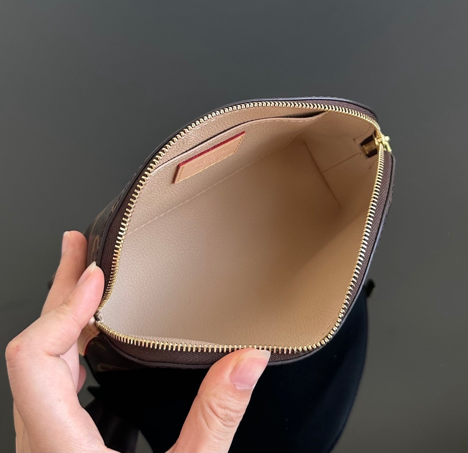 Louis Vuitton Classic Monogram Shell Shaped Cosmetic Pouch A Charming And Unique Shell Shaped Design Bag Bags M47515 #197444