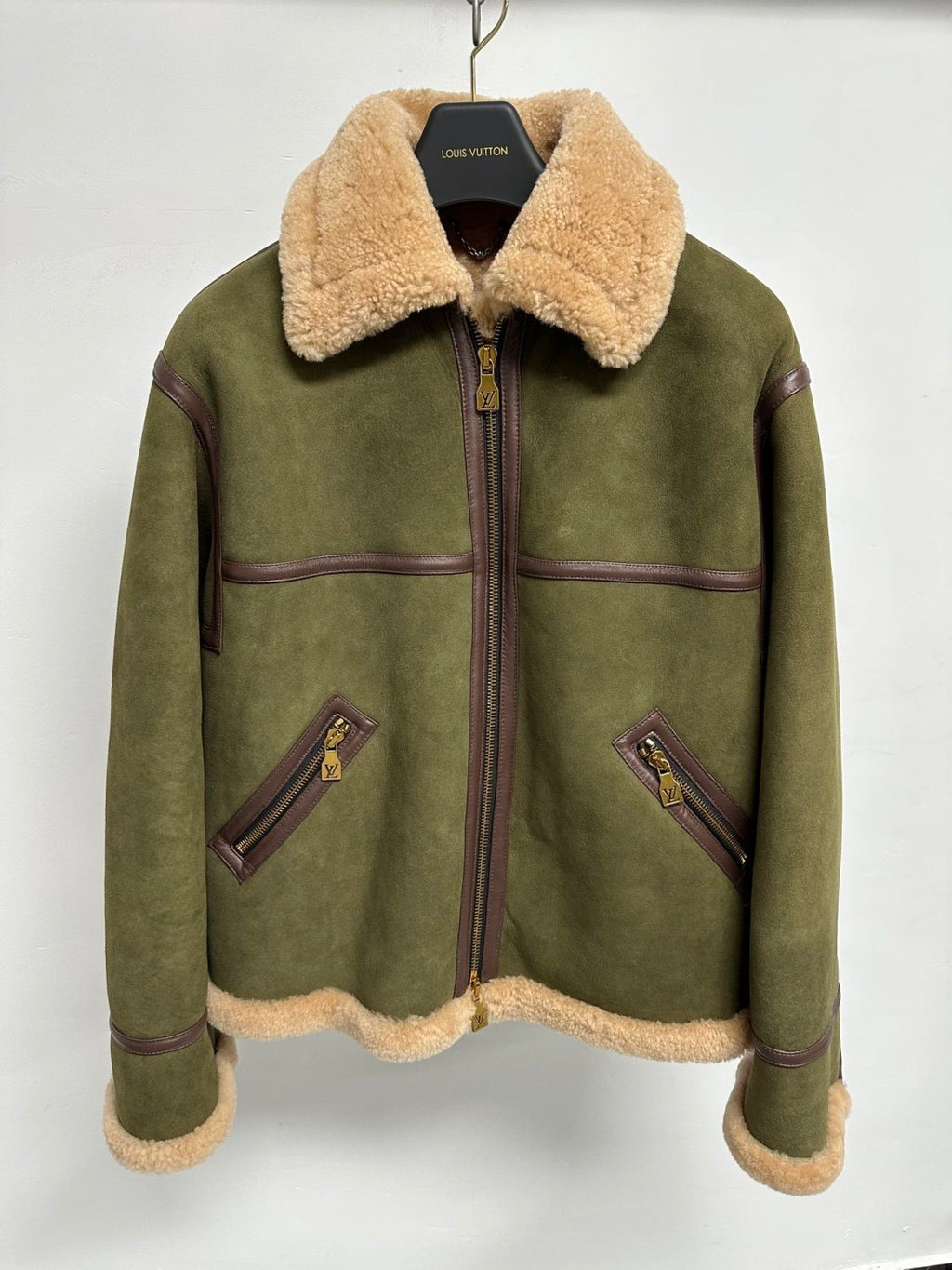 Louis Vuitton Men's Autumn and Winter Green Sheep Leather Patchwork Fur Collar Zipper Casual Long Sleeve Jacket #73367