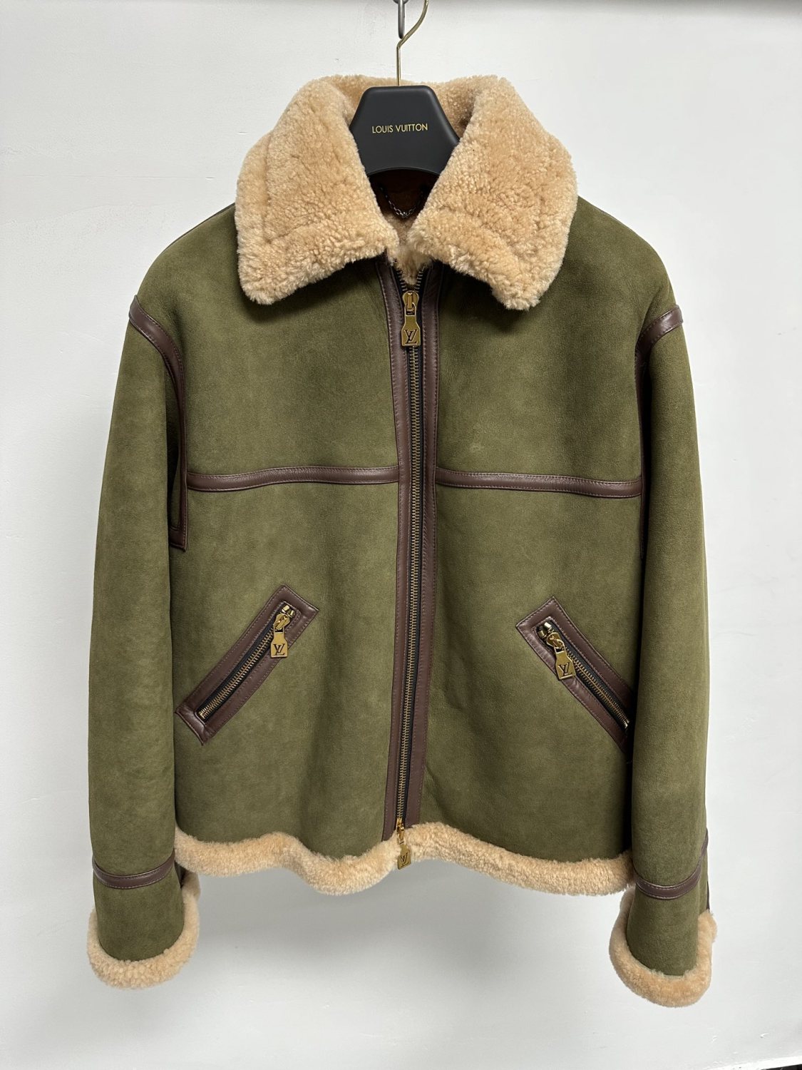 Louis Vuitton Men's Autumn and Winter Green Sheep Leather Patchwork Fur Collar Zipper Casual Long Sleeve Jacket #73367