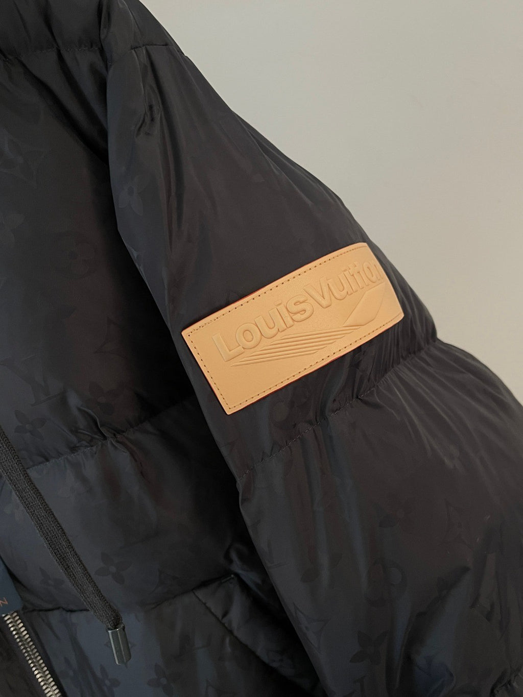 Louis Vuitton Men's Fall and Winter Letter Logo Print Drawstring Hooded Plush Lined Cotton Jacket #75554