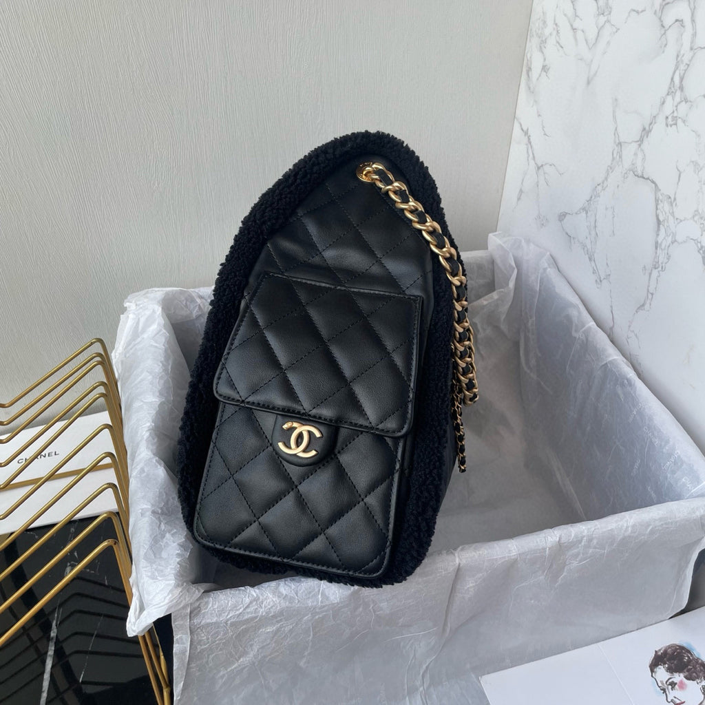 Chanel 25C Fall/Winter Catwalk Series Brand Logo Sheepskin Tote White Black Lattice Pattern Leather Through Chain Canvas Crossbody Shoulder Bag