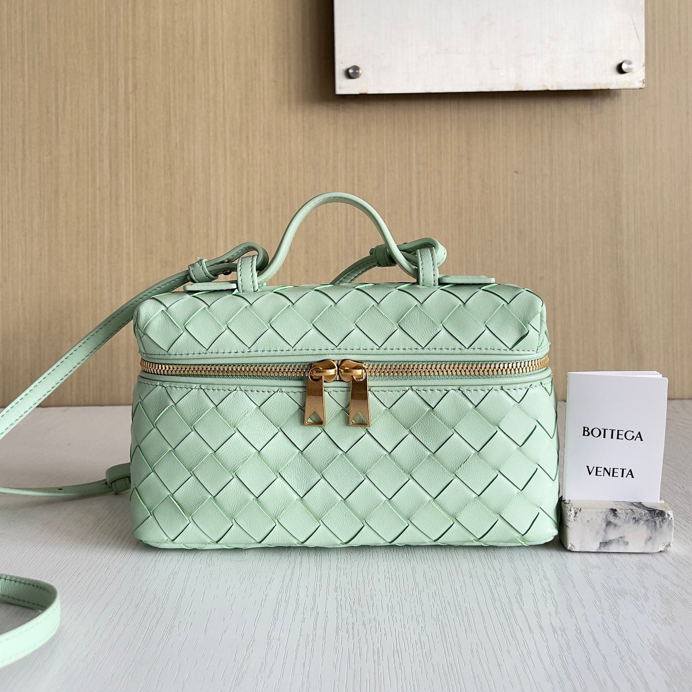 Bottega Veneta Bang Bang Women's Gold Accessories Zipper Closure Solid Color Calfskin Shoulder Crossbody Handbag Bag Bags #76533