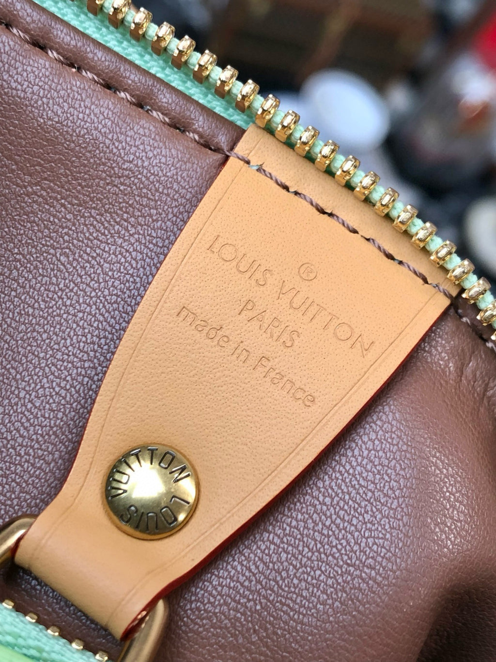 Louis Vuitton Women's Fashion Classic Avocado Green Logo Zipper Closure Leather Shoulder Bag Handbags In Small Medium And Large Sizes Crossbody Bag Bags #78663