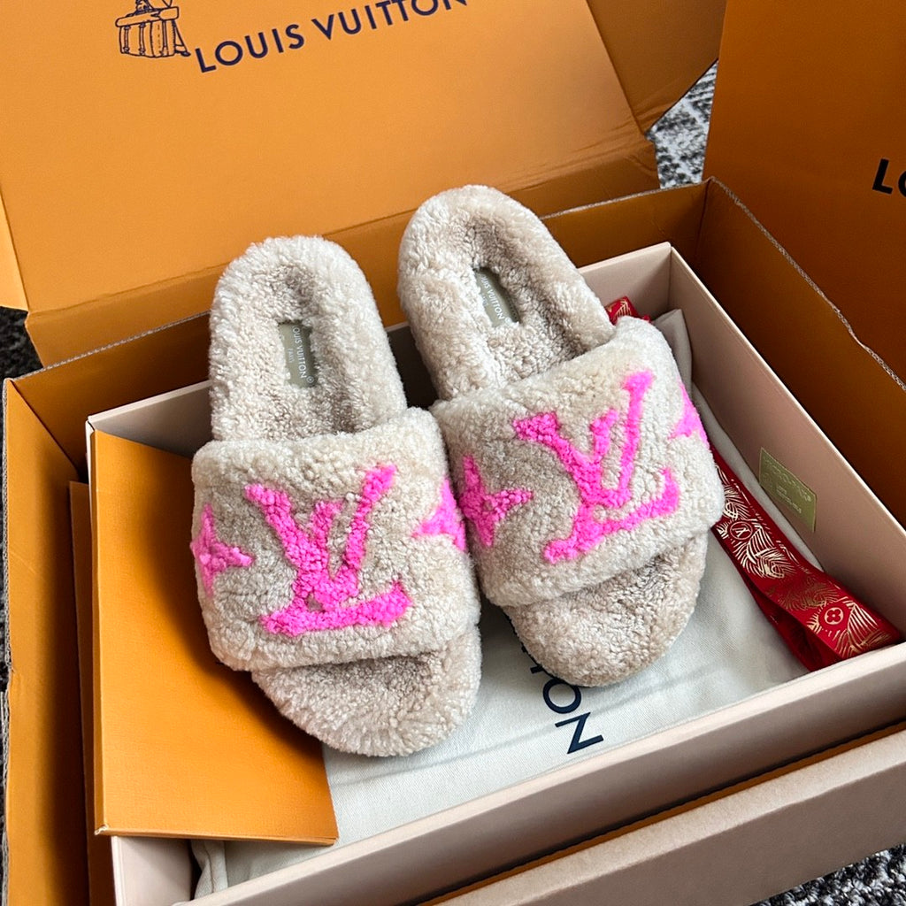 Louis Vuitton Women's Fall/Winter Fashion Casual Round Toe Open Toe Flat Thong Wool Slippers Shoes #78811