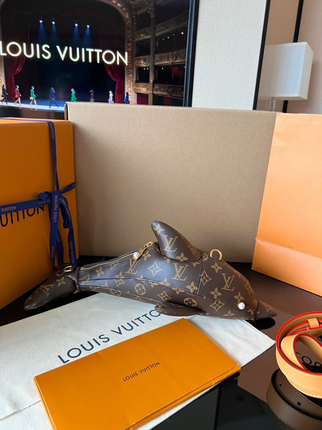 Louis Vuitton Dolphin Handbag Monogram Metal Beaded Zipper Pull Cute Shoulder Bag Fashionable Clutch Bags M14963 #196188