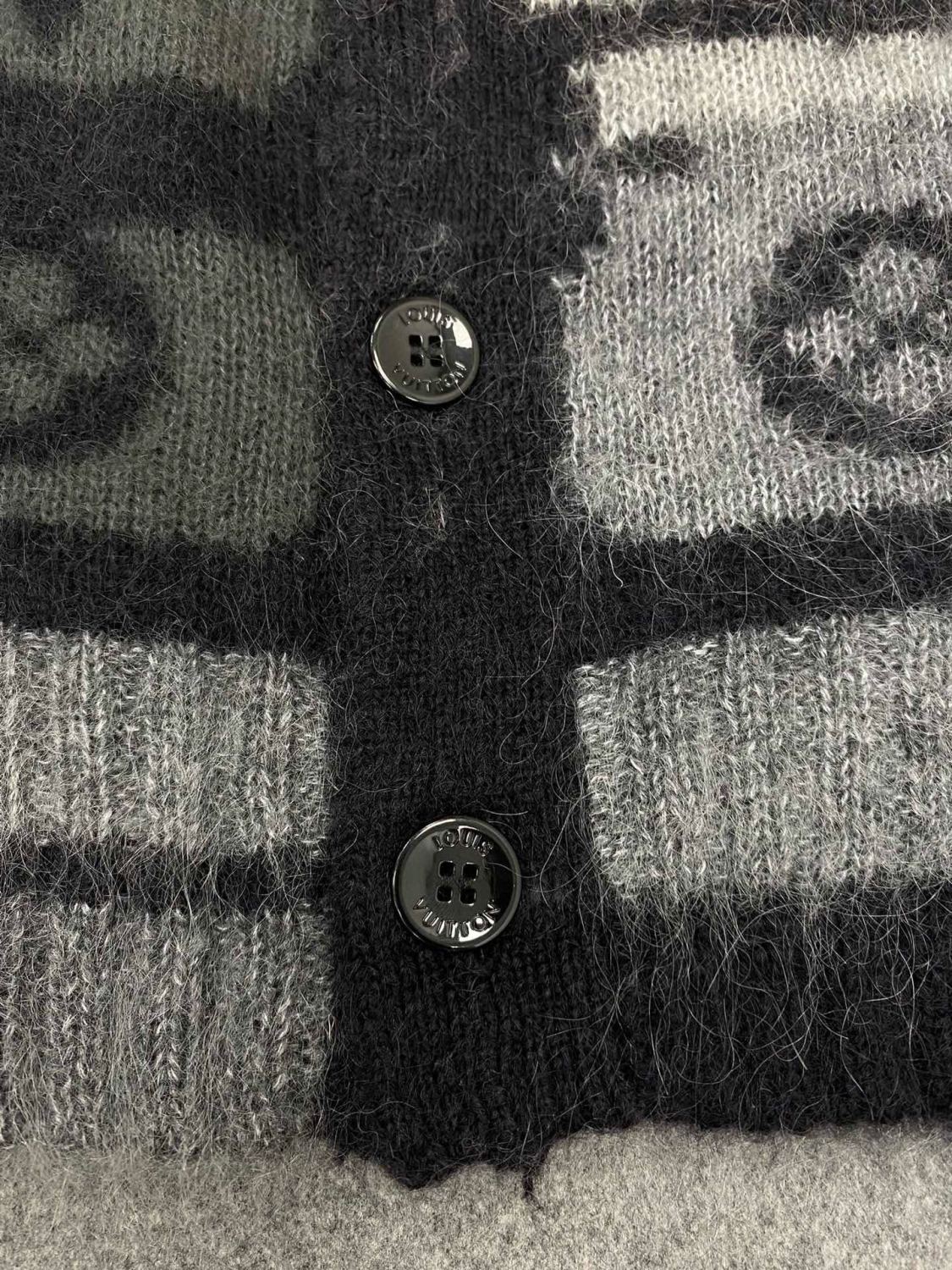 Louis Vuitton Men's Fall And Winter Black And White Jacquard Long Wool Sweater Cardigan#286539