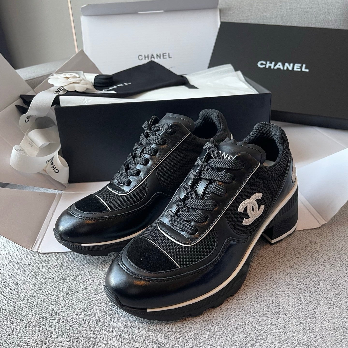 Chanel Sneakers Mixed Fibers Shiny Calfskin Suede Calfskin #335039