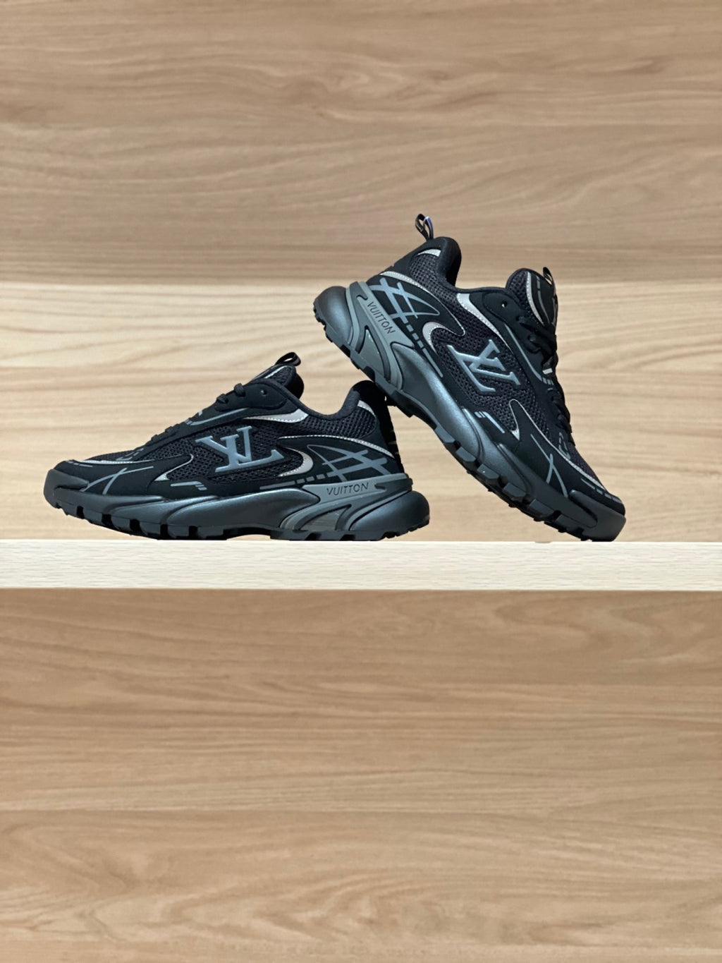LOUIS VUITTON LV Tatic Runner Sneaker #386159