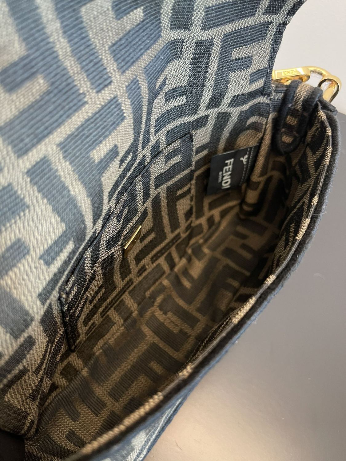 FENDI  Baguette Handbags #381872