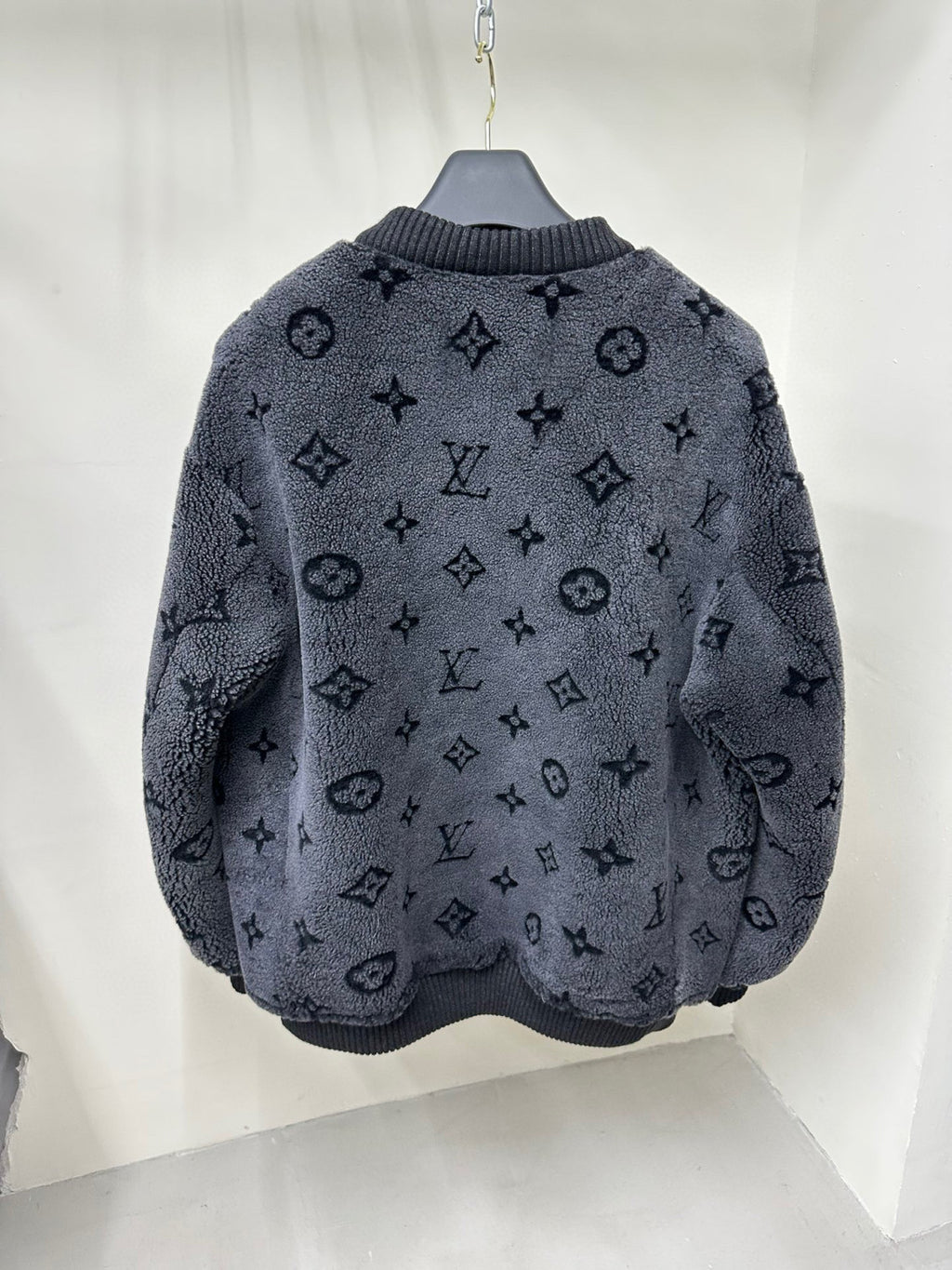 Louis Vuitton Wear a Long Sleeved Pullover On Both Sides Jacket #21796