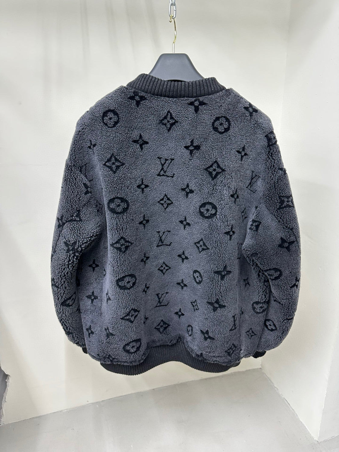 Louis Vuitton Wear a Long Sleeved Pullover On Both Sides Jacket #21796