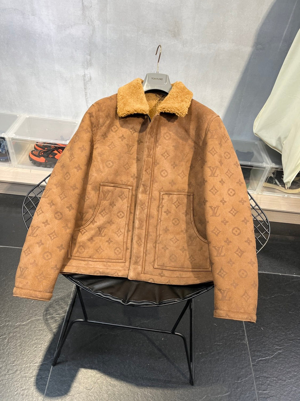 Louis Vuitton Monogram Embossed Sheepskin Lapel Single Breasted Long Sleeve Leather Jacket Zipper Fashion Vintage Hair Collar Jacket Coat #71612
