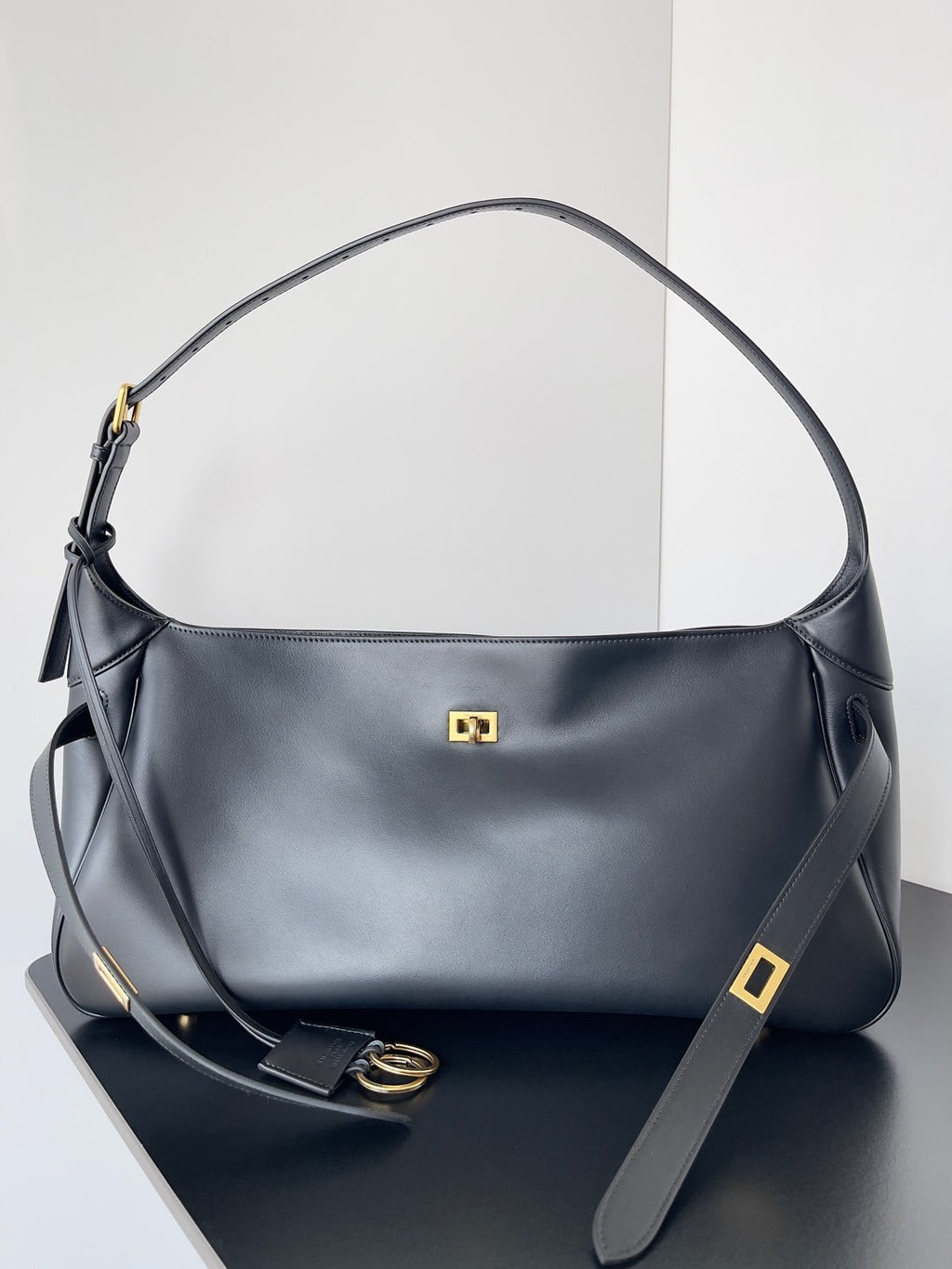 Balenciaga Women's Bel Air Series Large Leather Handbags Solid Color Casual Shoulder Bag Bags 8057602ABAW1000 Ngvp #9932