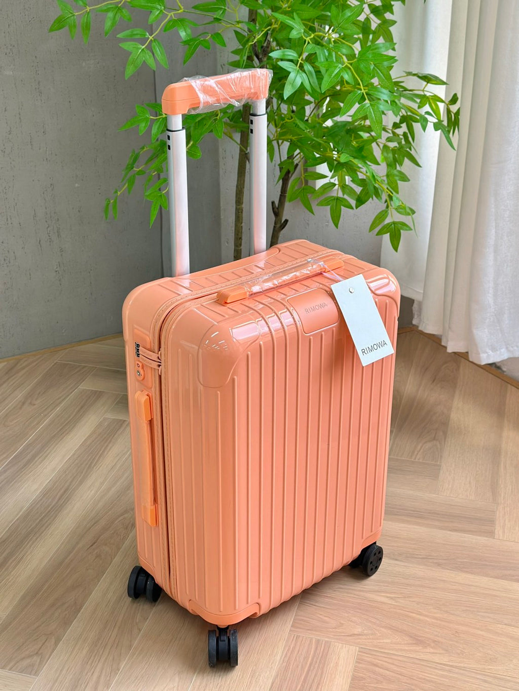 Rimowa Essential Series Five New Seasonal Limited-edition Luggage Models Available In Various Sizes Perfect For Short Trips Or Long Journeys Offering High-quality Luggage Box  #195323