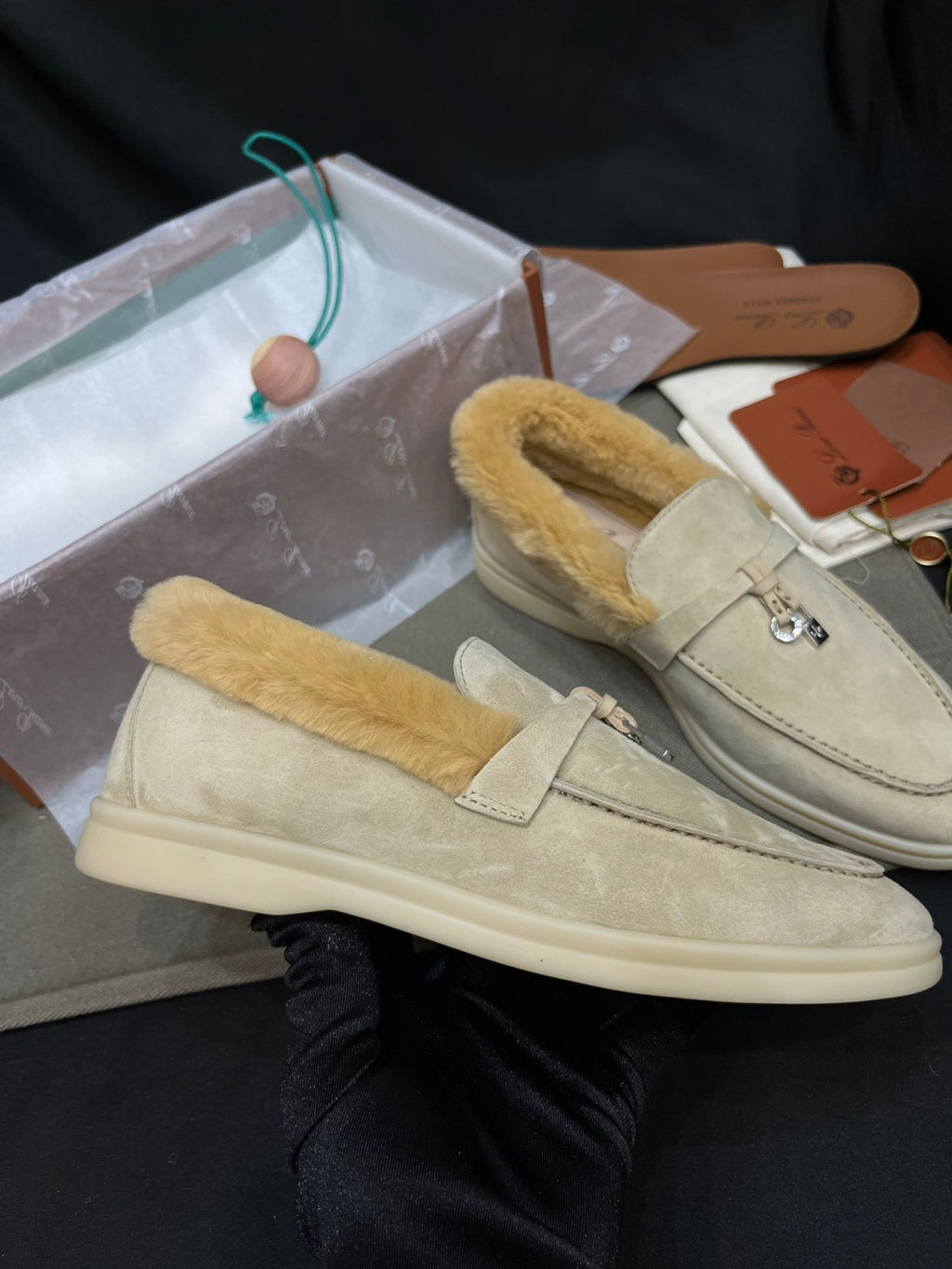 Loro Piana Women's Summer Charms Walk Moccasin Shoes Spring/Summer/Fall Solid-Color Beaver Fur Round-Toe Loafers Casual Shoes #81598
