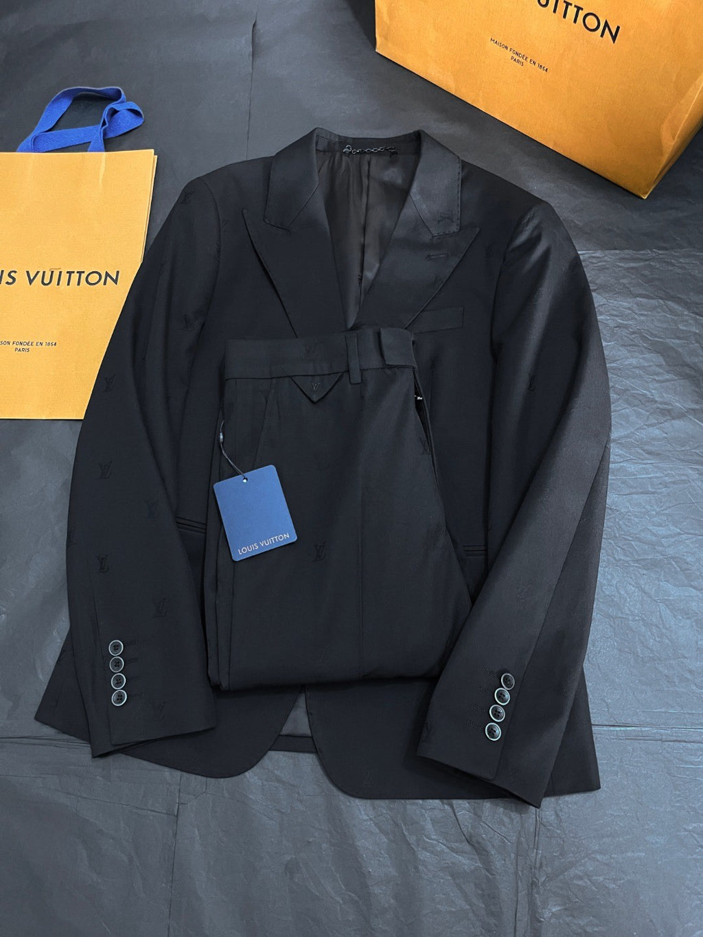 Louis Vuitton Men's Spring/Autumn Solid Colour Embroidered Hidden Pattern Printed V-Neck Single-Breasted Long-Sleeved Suit Jacket and Trousers Set Suit #77442