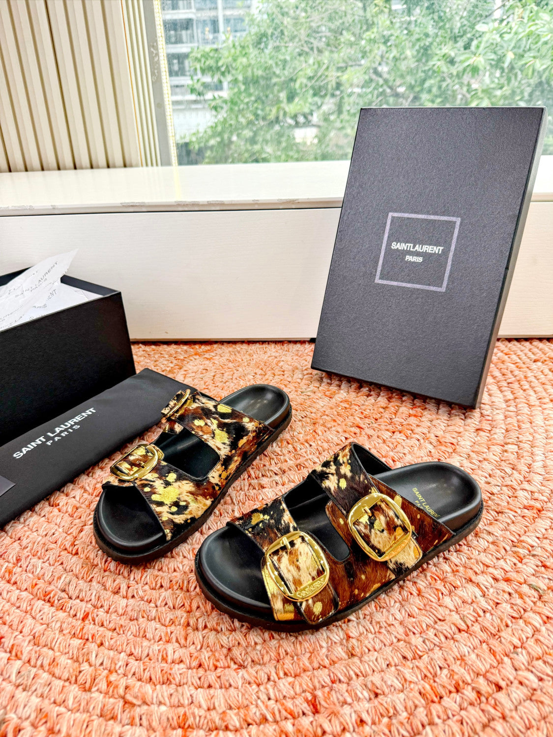 Saint Laurent Ysl Logo Beach Slippers #379498