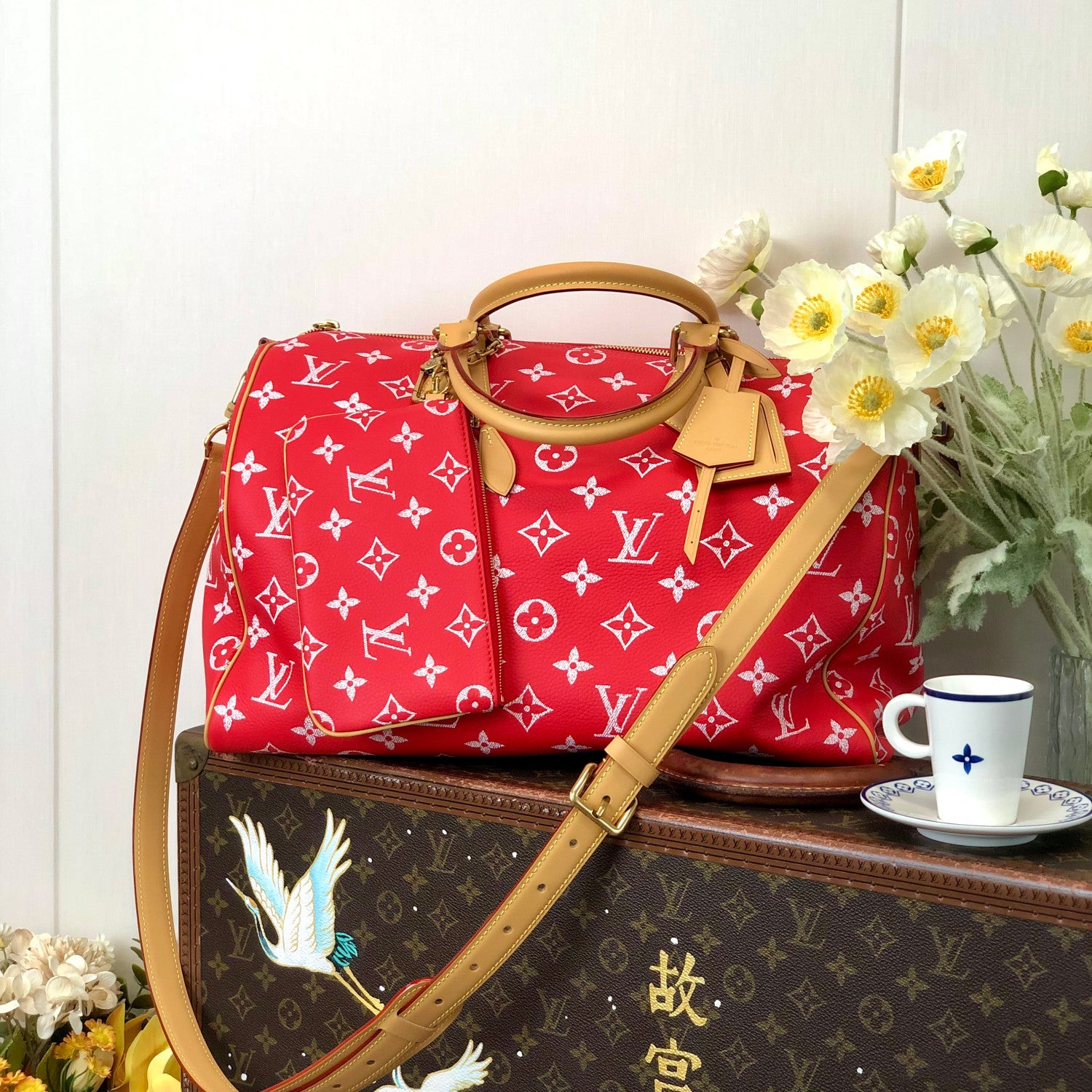 Louis Vuitton Women's Fashion Classic Red Logo Zipper Closure Leather Shoulder Bag Handbags In Small Medium And Large Sizes Crossbody Bag Bags #78658