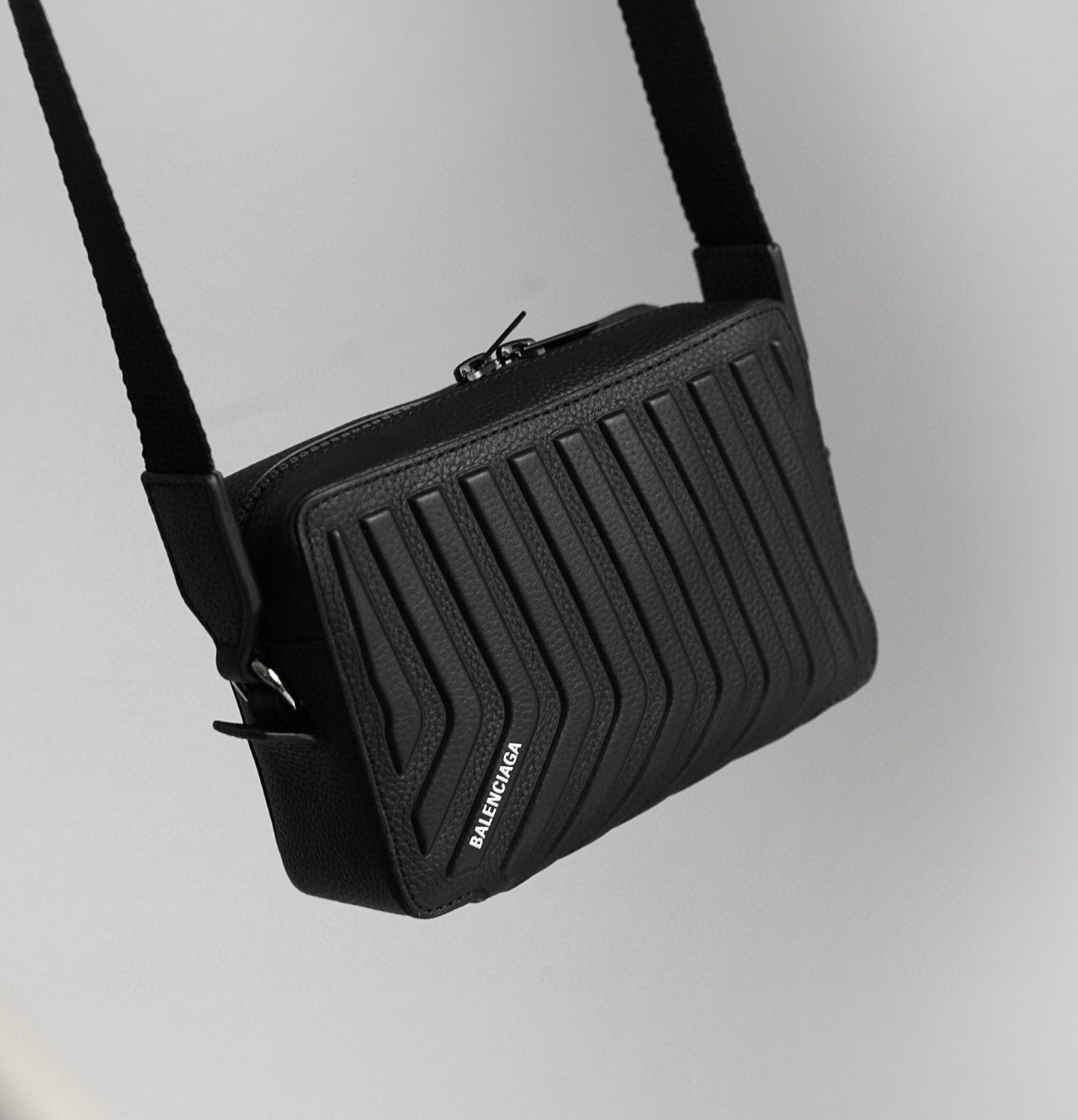 Balenciaga Men's Black Logo Embossed Shoulder Strap Leather Camera Bag Tote Shoulder Crossbody Bags #75668