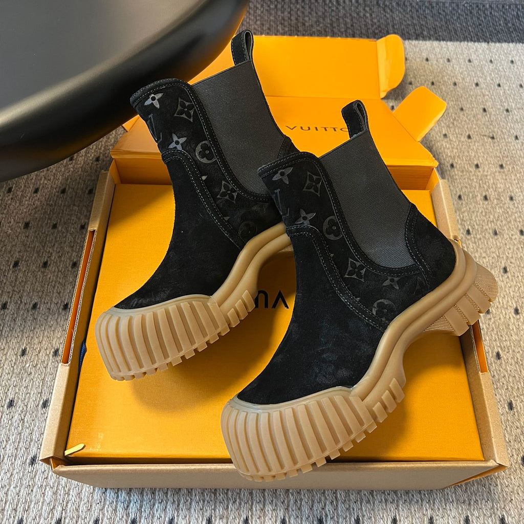Louis Vuitton Women's Autumn/winter Solid Color Round Toe Short Boot With Thick Sole Suede Classic Fashion Boots Shoes #78119