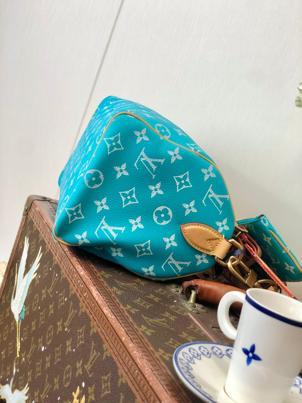 Louis Vuitton Women's Fashion Classic Lake Blue Logo Zipper Closure Leather Shoulder Bag Handbags In Small Medium And Large Sizes Crossbody Bag Bags #78664
