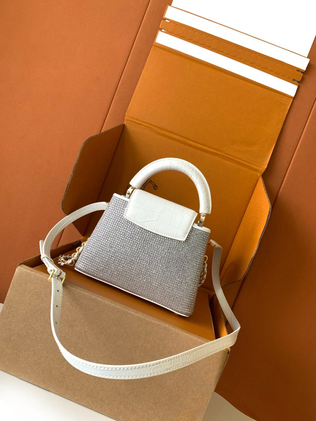 Louis Vuitton Women's Fashion Classic Crocodile Patterned Handbag With Hand Embedded Diamond Logo Letter Badge Dual-strap Tote Crossbody Bag Shoulder White Bag Bags #79287