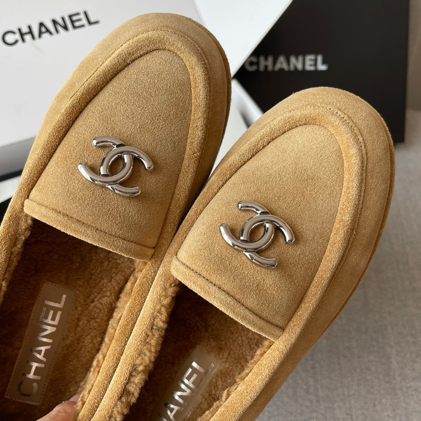 Chanel Women's Fall/Winter Logo Suede Solid-Color Round-Toe Low-Top Loafers Casual Flats Shoes #81589