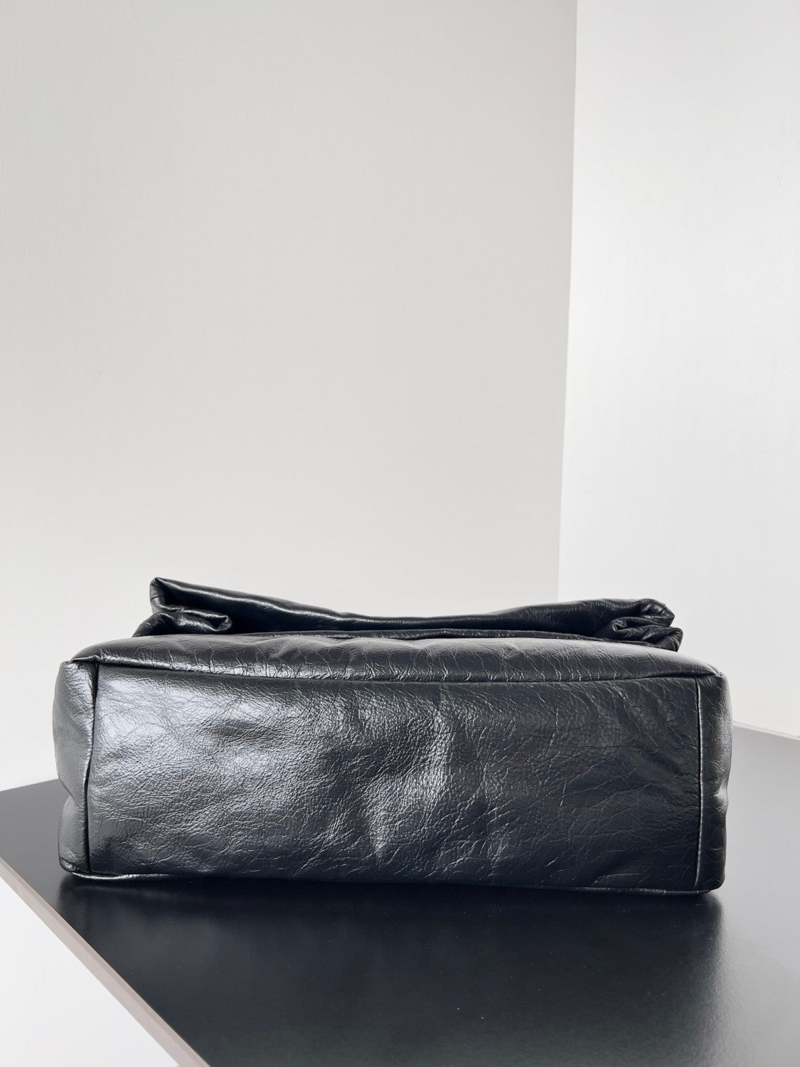 Balenciaga Men's And Women's Magnetic Buckle Flap Closure Indentation Calfskin Shoulder Crossbody Bag Bags #73717