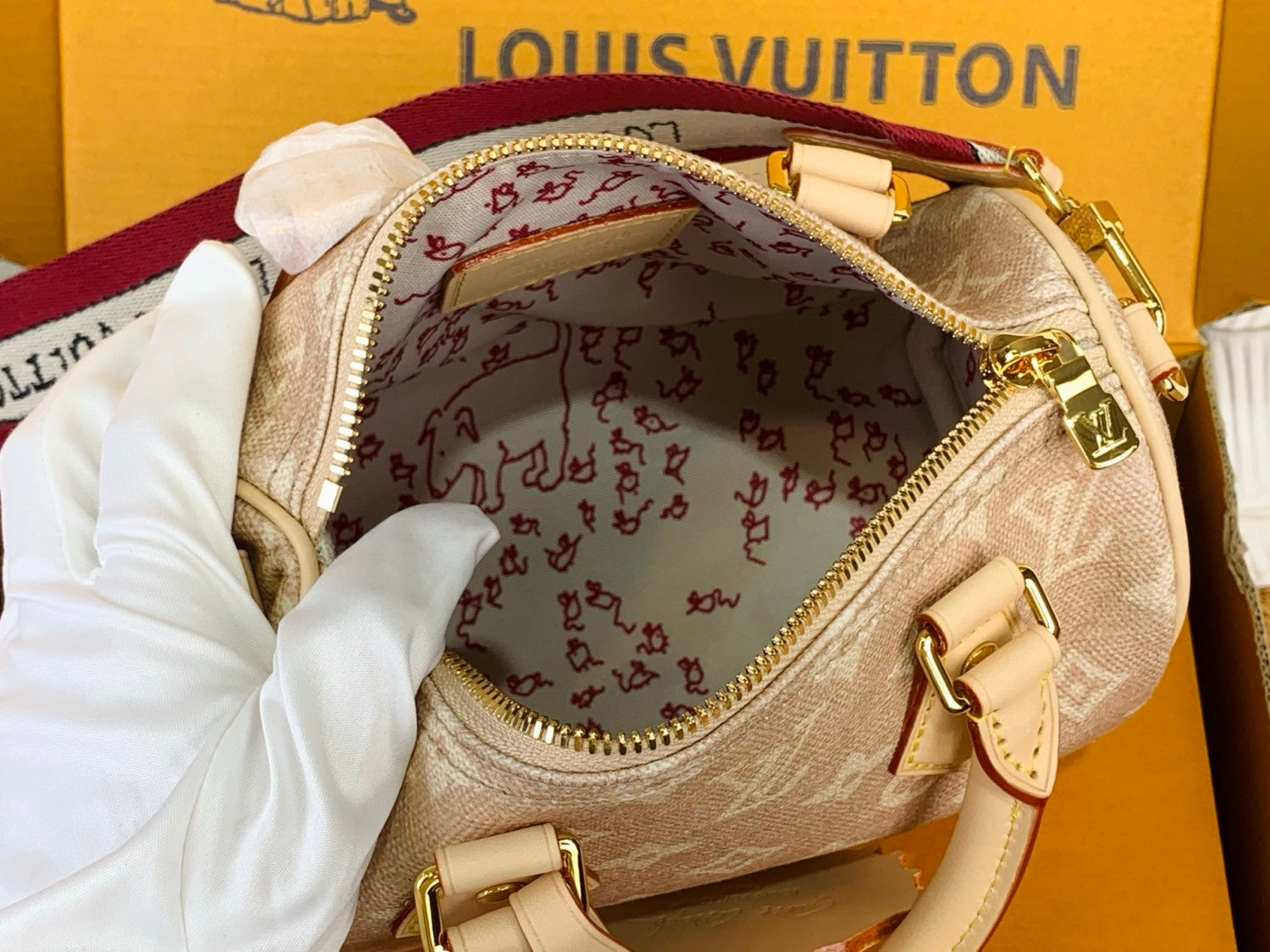 LOUIS VUITTON SPEEDY BANDOULIÈRE 20 Bag Monogram Canvas LV Travels X Grace Coddington Collaboration Series Cat shape pendant #332321