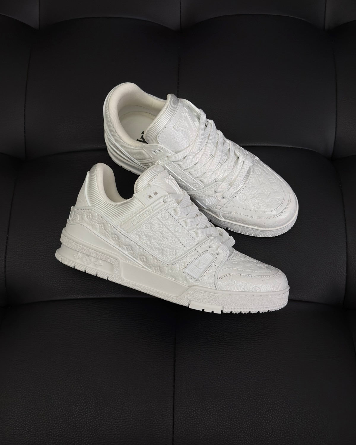 Louis Vuitton LV Trainer Men's And Women's Solid Color Lacquered Cowhide Leather Letter Print Low-top Lace-up Sneakers Shoes #77762