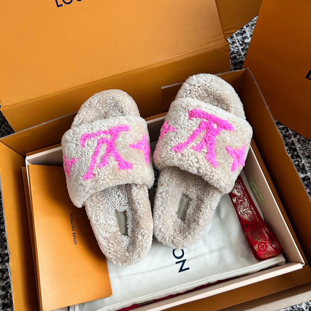 Louis Vuitton Women's Fall/Winter Fashion Casual Round Toe Open Toe Flat Thong Wool Slippers Shoes #78811