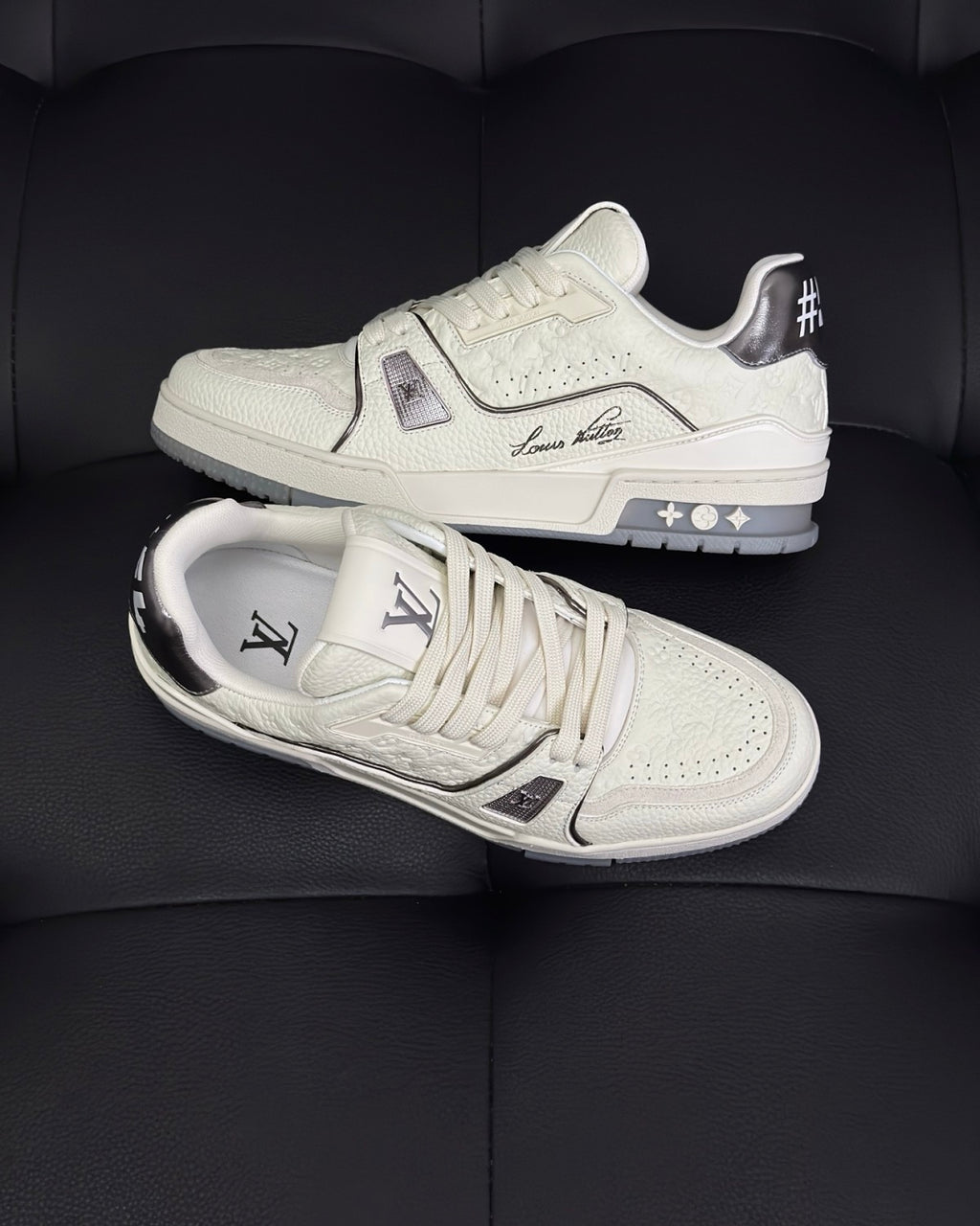 LOUIS VUITTON LV Trainer Sneaker #384153