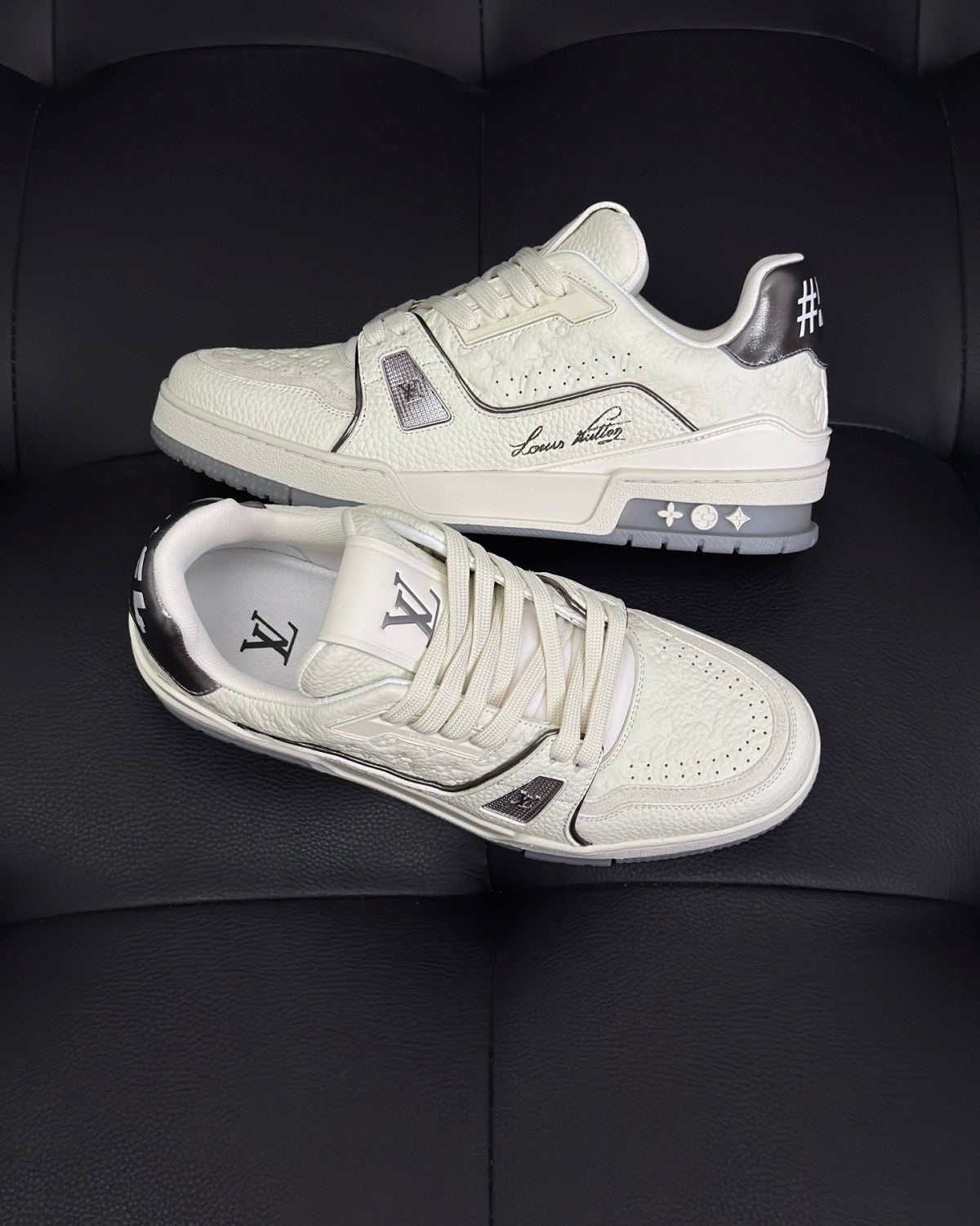 LOUIS VUITTON LV Trainer Sneaker #384153