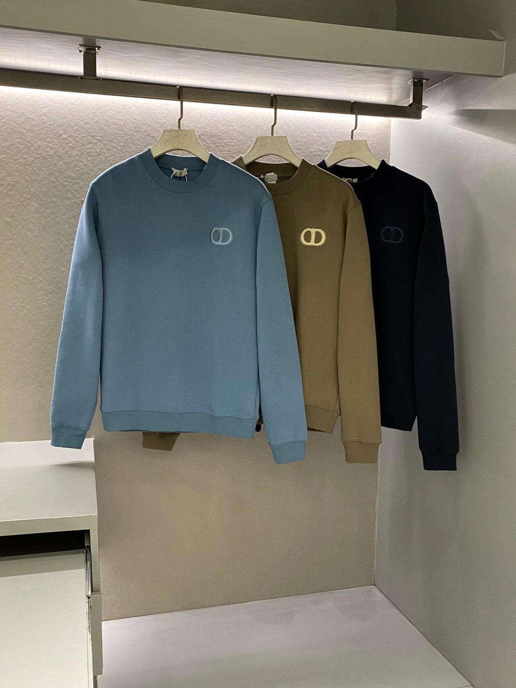 Dior Men's Spring and Autumn Solid Color Embroidery Letter Logo Round Neck Cotton Long Sleeve Sweatshirt Pullover #72911