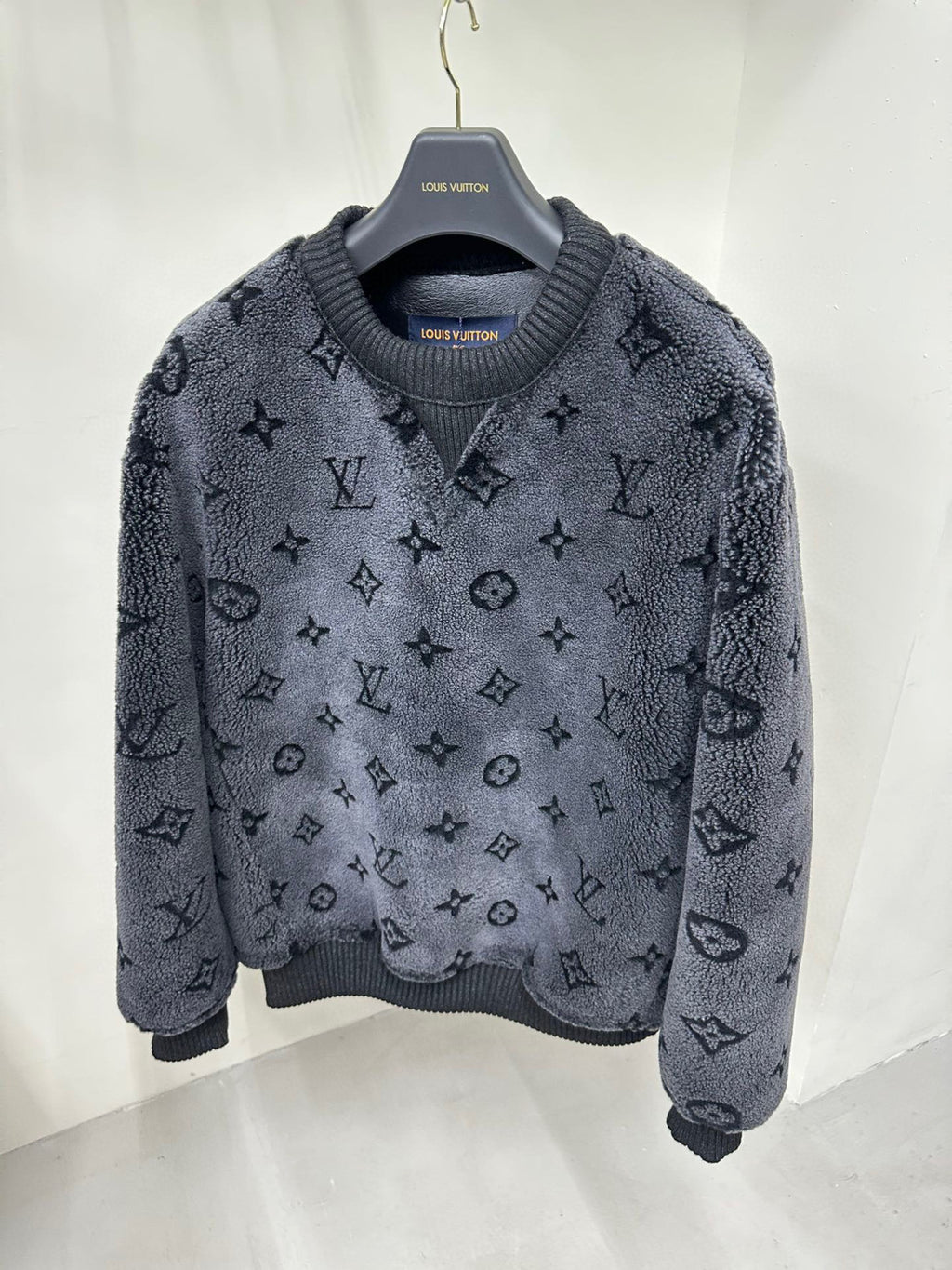 Louis Vuitton Wear a Long Sleeved Pullover On Both Sides Jacket #21796