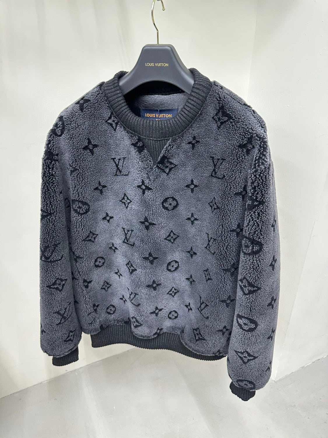Louis Vuitton Wear a Long Sleeved Pullover On Both Sides Jacket #21796