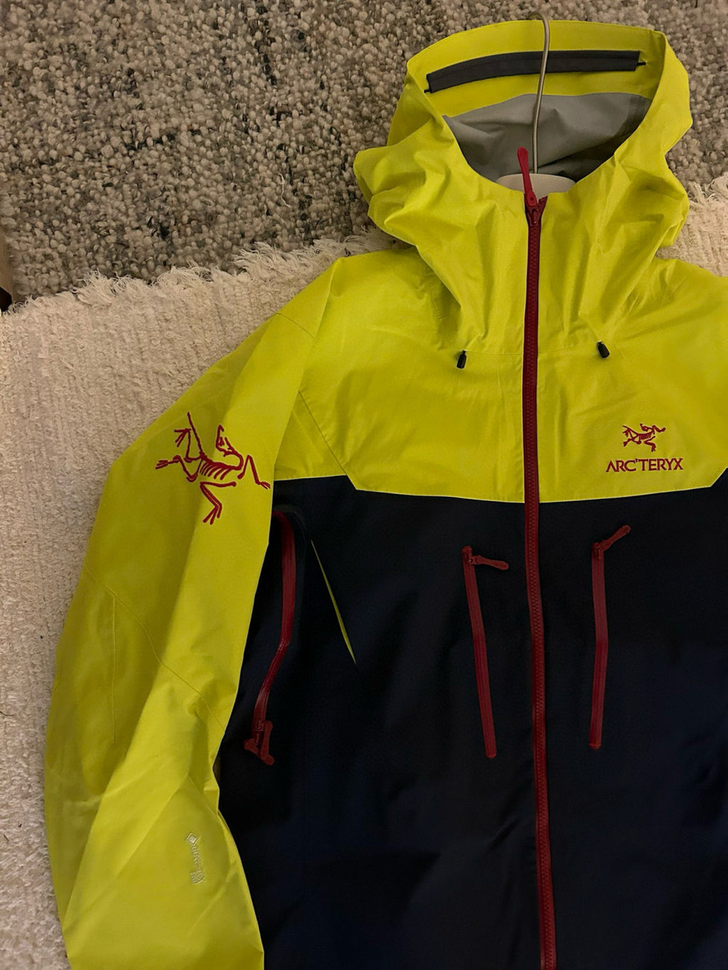 Arcteryx Men's Spring and Autumn ALPHA SV GORE-TEX Year of the Dragon Series Patchwork Outdoor Hooded Waterproof Windproof Jacket #98372