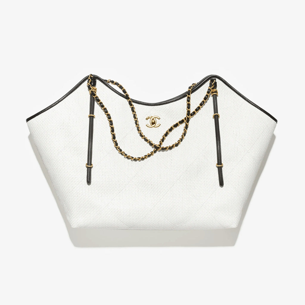 Chanel 26 Early Spring Resort Collection MAXI Tote Bag Gold Metallic Accents Tri-Color Fashion Statement Elegant and Refined Handheld Spacious Tote Bags #194915