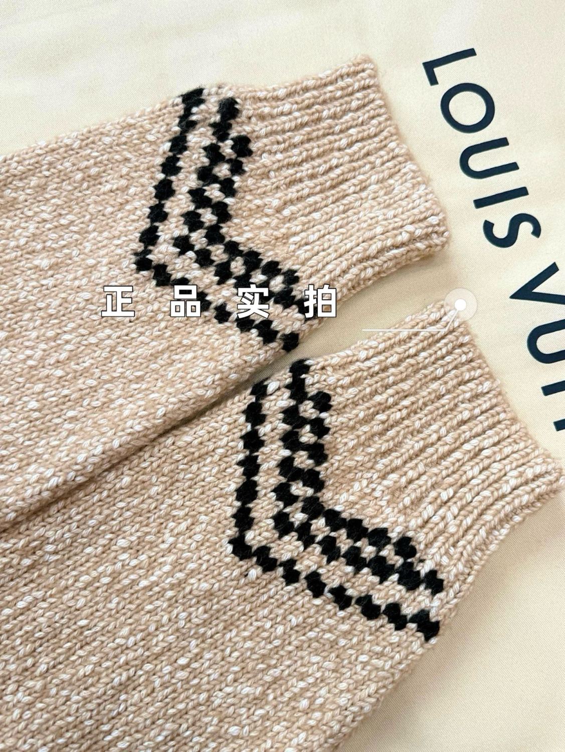 Louis Vuitton Men's And Women's Fall/Winter Casual Fashion Zipper Print Collared Knit Waist Defining Cardigan Jacket #78668