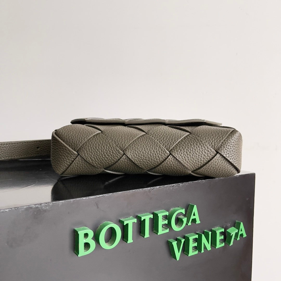 Bottega Veneta  Diago Women's And Men's Fashion Casual Leather Bag With Lychee Texture Magnetic Clasp And Braided Design Shoulder Bag And Crossbody Bag Bags 795637V4FV18803 #78344