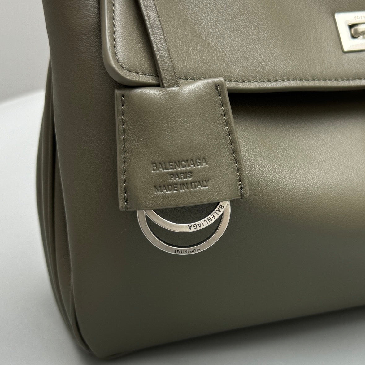 Balenciaga Women's Solid Color Large Capacity Rodeo Small Tote Casual Leather Silver Button Casual Shoulder Crossbody Bags Ngvp #9917