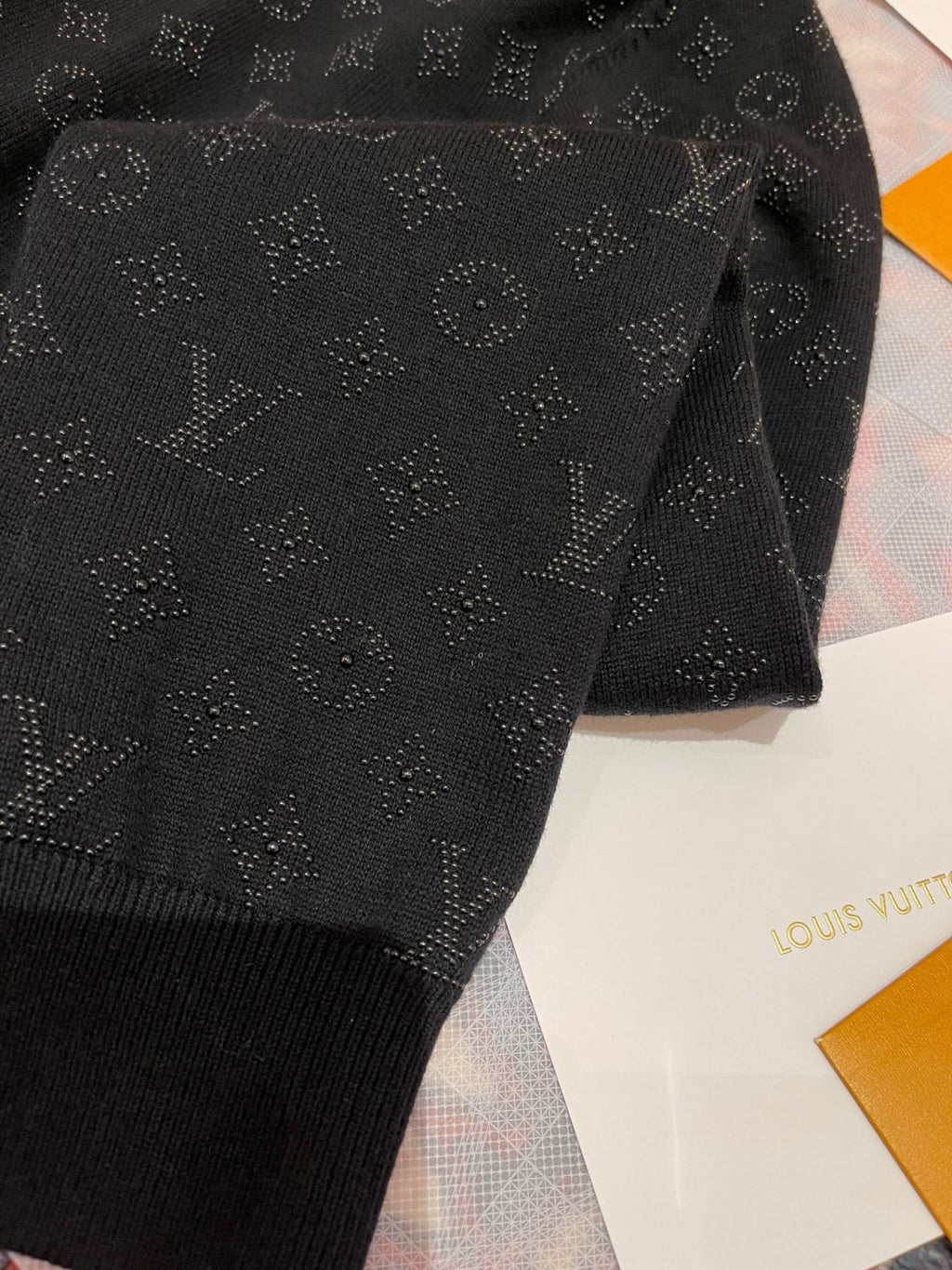 Louis Vuitton Men's Spring and Autumn Rhinestone Letter Logo Printed Round Neck Long Sleeve Sweater #75138