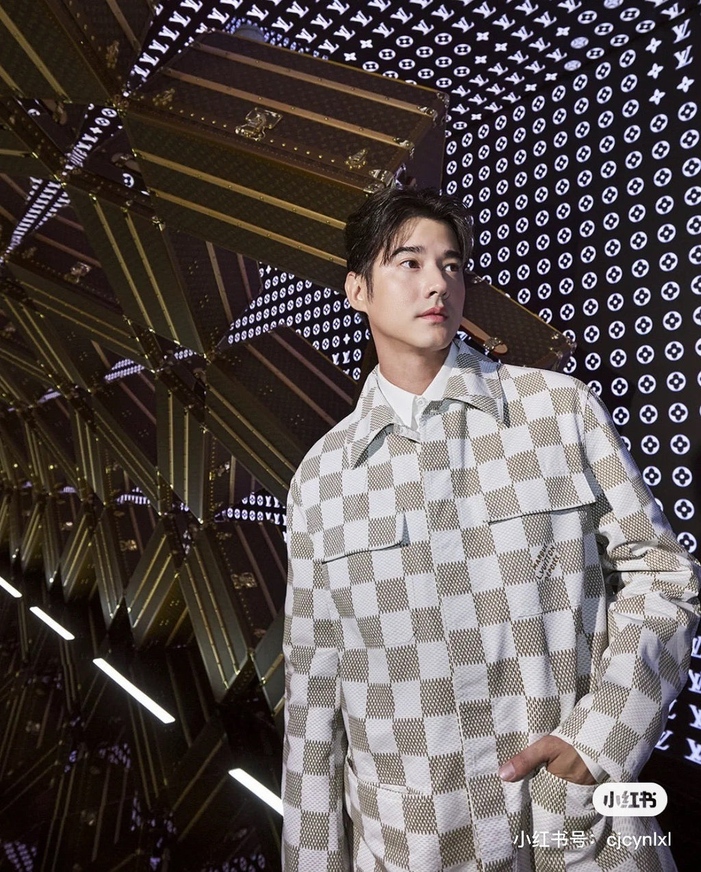Louis Vuitton Men's Fall And Winter White Checkered Lapel Single Breasted Pocket Long Sleeved Jacket #72775