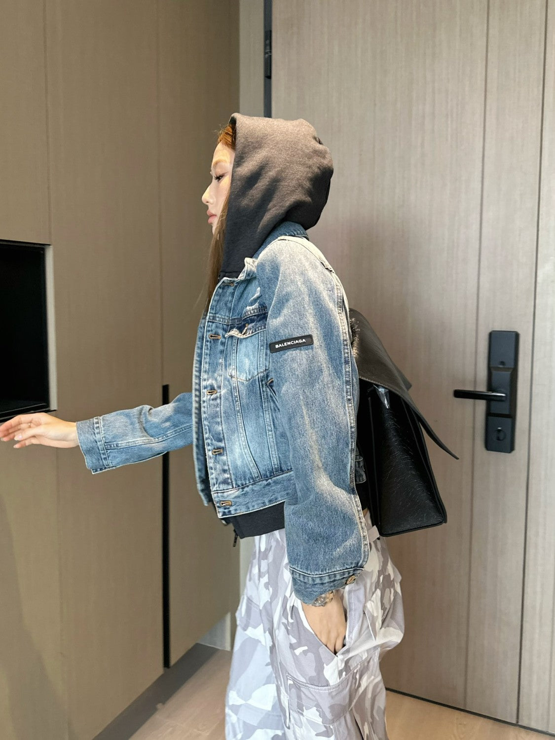 Balenciaga Men's Women's Spring and Autumn Solid Color Lapel Fit Single Breasted Long Sleeve Hooded Sweatshirt Spliced Denim Jacket Coat Ngvp #8749