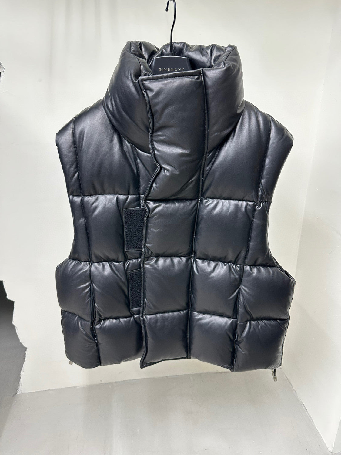 Givenchy Men's Winter Black Short Sleeveless Loose Leather Down Vest Jacket Ngvp #6946