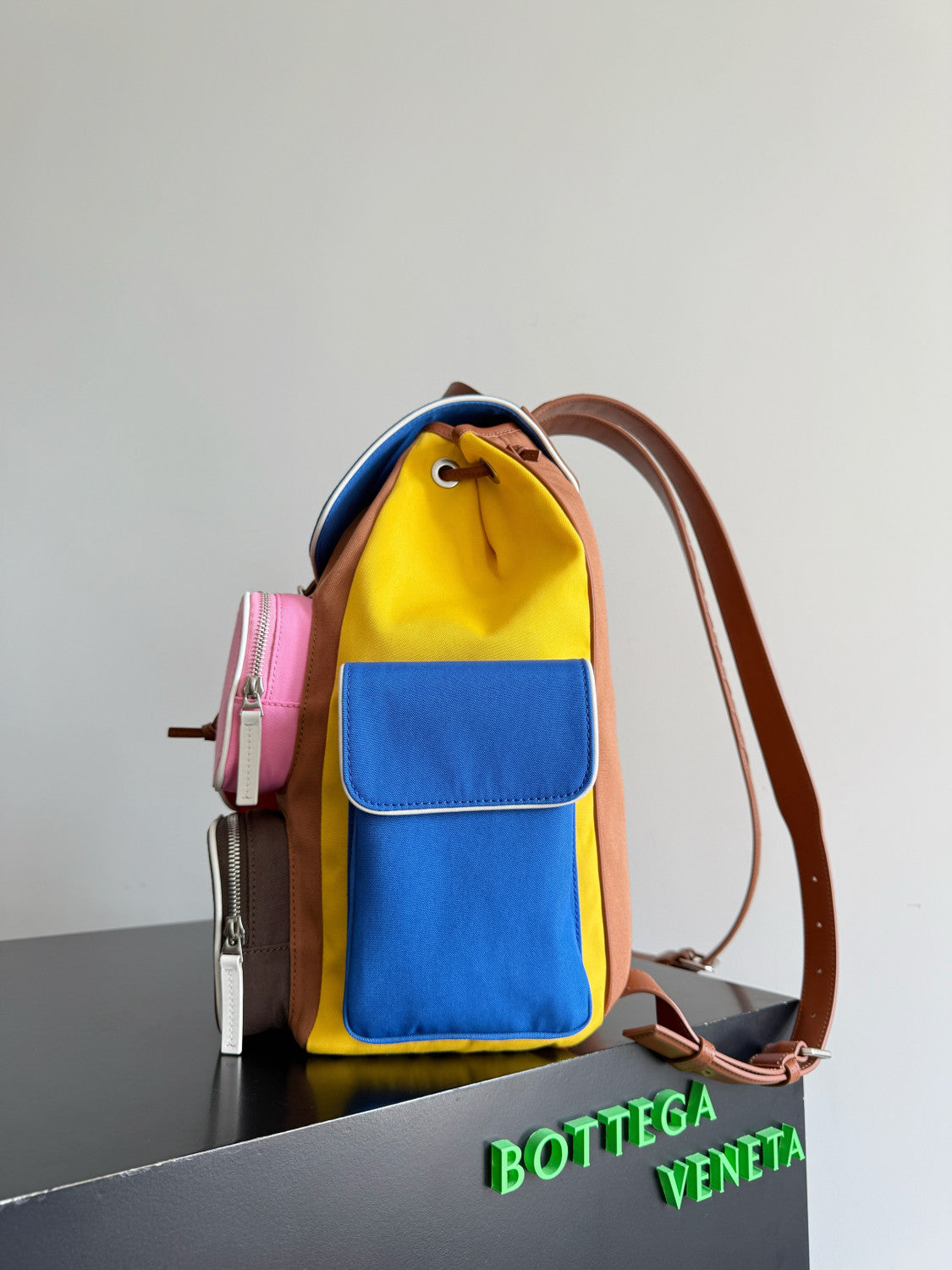 Bottega Veneta Men's Crossroad Multi-pocket Backpack Colorful Nylon Backpack Tote Bag Dopamine Colorway Fashionable Casual Bags #196052