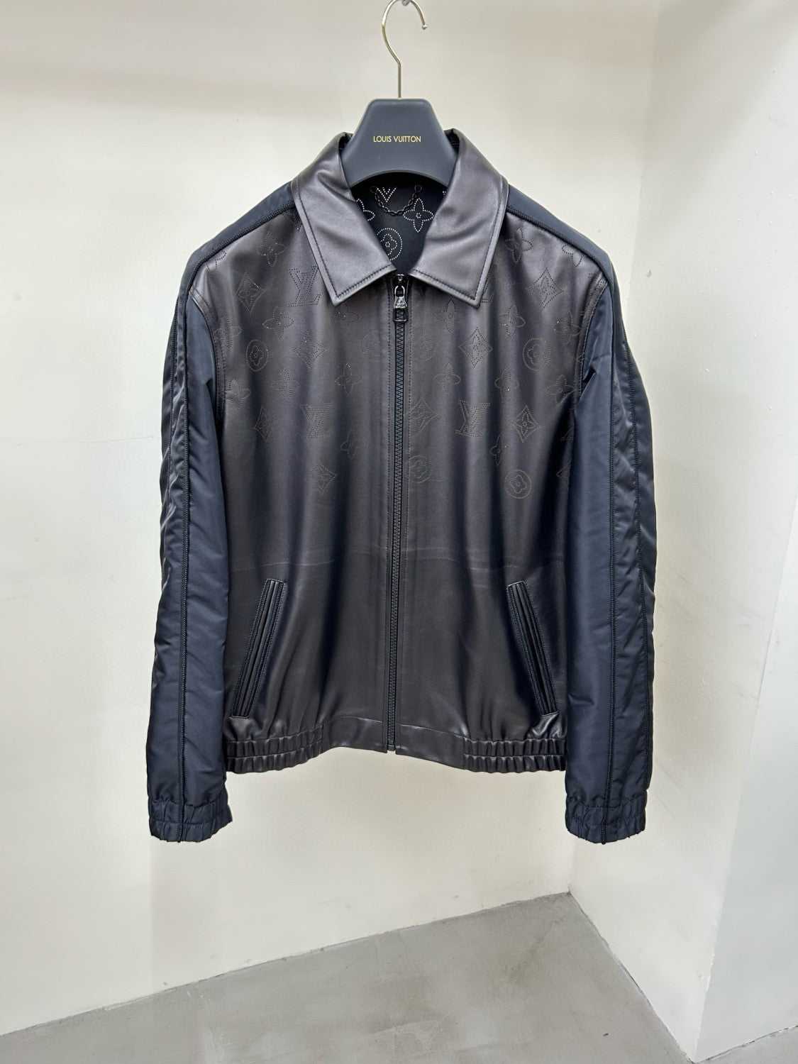 Louis Vuitton Perforated Mix Leather Blouson Men's Fall/Winter Black Zipper Long Sleeve Perforated Logo Mixed Leather Jacket #98653