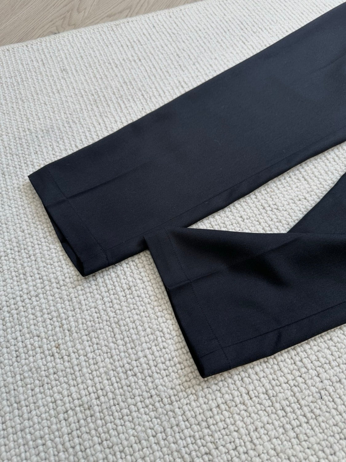 Louis Vuitton SS25 Men's Spring and Summer Solid Color Sheep Wool Straight Casual Pants #332664