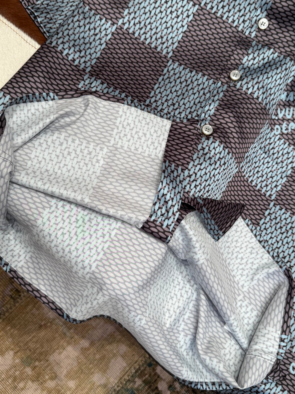 Louis Vuitton Men's Summer Solid Color Checkered Print Single-Breasted Short-Sleeved Shirt and Casual Shorts Set Suit #77177